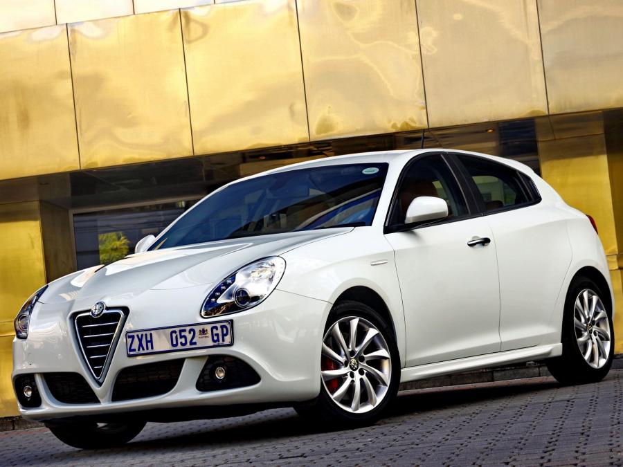  Alfa Romeo Giulietta 2011 года  (ZA) (фото 2 из 7)
